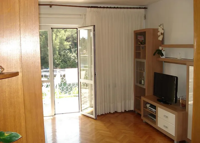 Apartments Luka